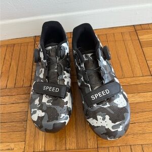 Speed Spin Camouflage Cycling Shoes - Black and Gray